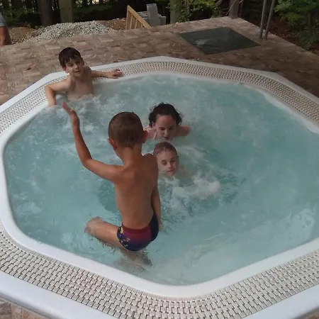 Colonada בית הארחה *