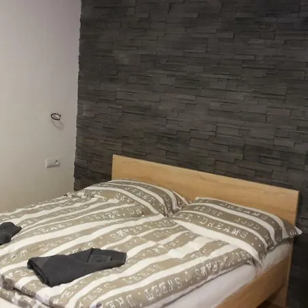 Colonada בית הארחה Valča