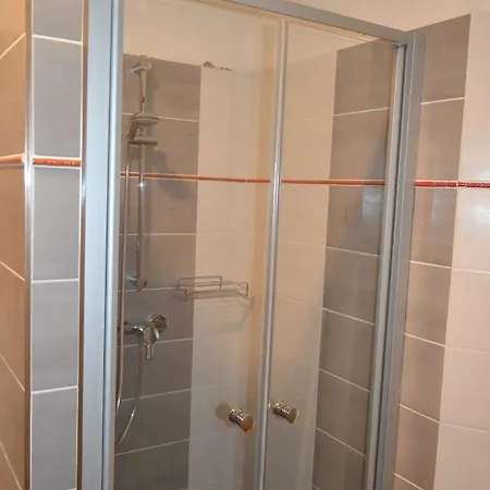 Colonada בית הארחה Valča